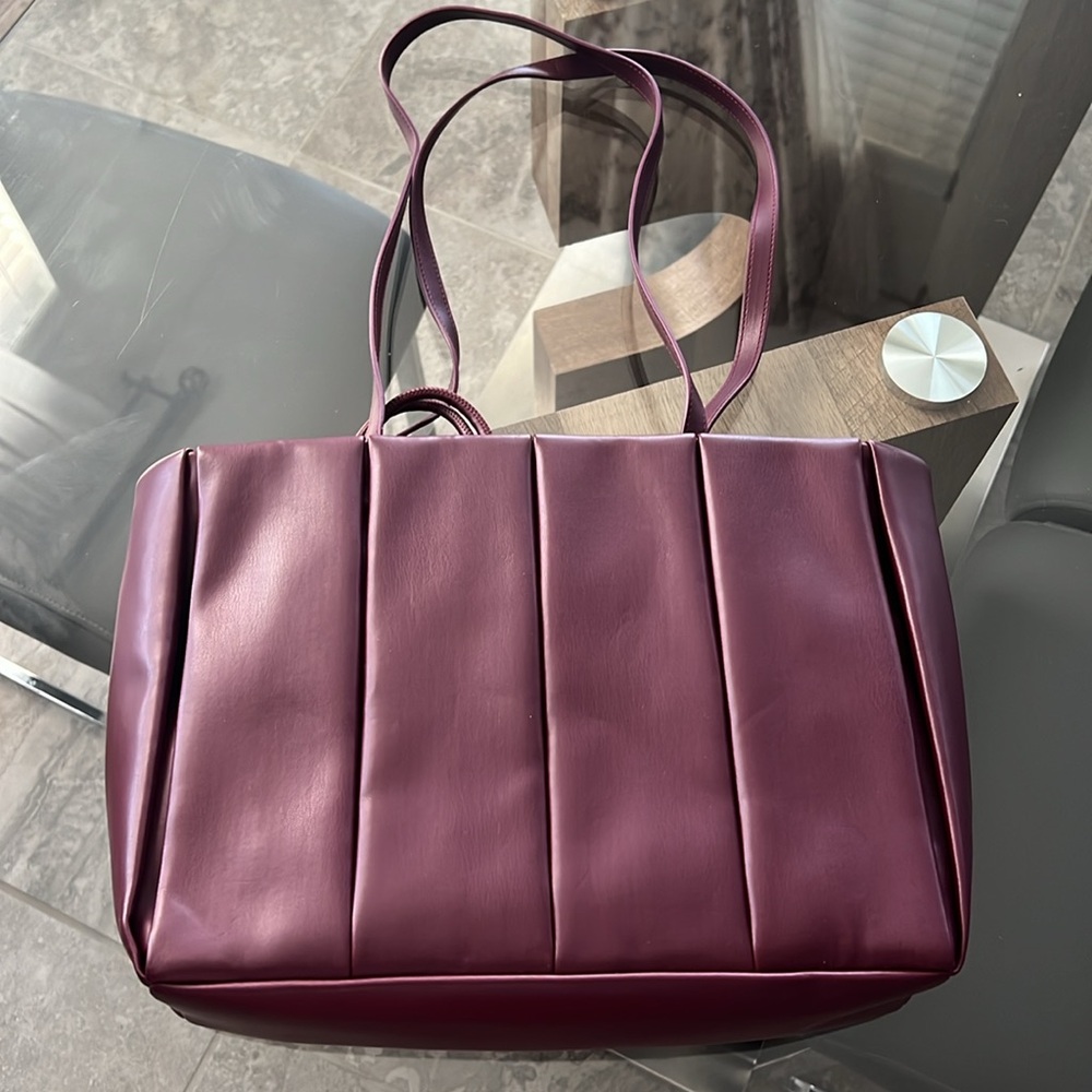 Themoirè Kore Burgundy Vegan Nappa Quilted Tote with Pouch & Dust Bag - Picture 5 of 15